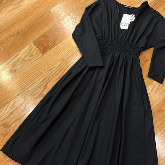 ZARA Midi Dress Elasticized Waist V- Neck - Picture 3 of 10